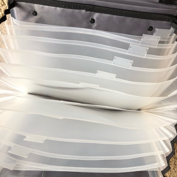 Case-it 13-Pocket Expanding File with Handle and Shoulder Strap - Picture 3 of 7